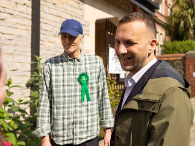 Лідер британських “зелених” підтвердив, що резолюція щодо сіонізму діятиме протягом наступних двох років