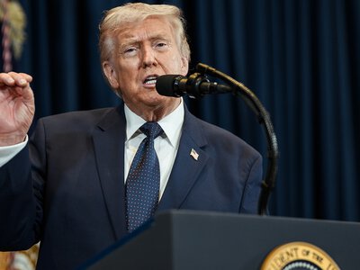 Трамп порадив Франції закрити кордони через заворушення