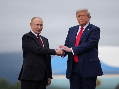Трамп скасував санкції проти РФ, протести у Франції та нові підпали Starlink: головні новини вихідних