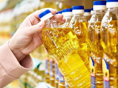 Рафінована чи нерафінована олія: яку краще обрати для смаження, а яку — для салатів