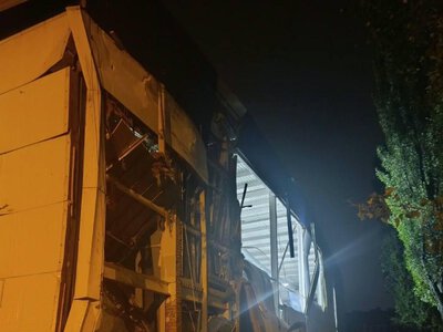 Смертельна ніч у Києві: російський обстріл пошкодив житло, медзаклади та метро