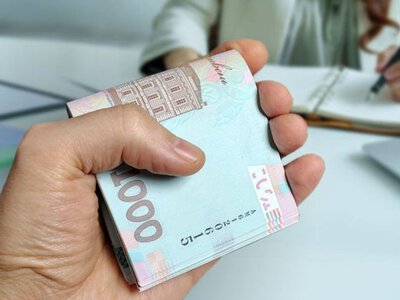 Кожен четвертий українець купує продукти та одяг у кредит через брак грошей