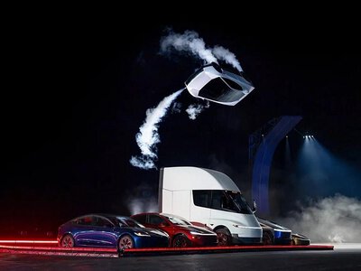 Ілон Маск хоче зробити нову Tesla Roadster усвідомленою