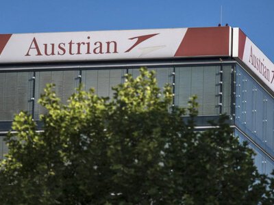 Літак Austrian Airlines здійснив екстрену посадку через погрозу вибуху