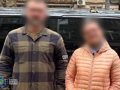 Підробили документи на зерно з окупованого Маріуполя: двом працівникам одеської компанії оголосили підозру в пособництві РФ
