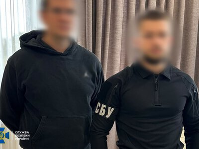 В Одесі затримали керівників сертифікаційної компанії, які допомогли РФ продати викрадене українське зерно на понад 60 млн грн.