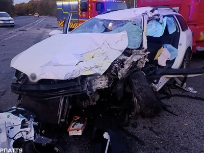 Масштабна аварія в Ужгороді: зіткнулися легковик та автобус «Кошице – Мукачево» (ФОТО)