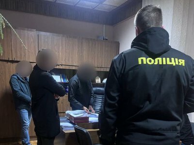 На Прикарпатті викрили організовану групу посадовців УЗ