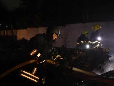 На Рівненщині згасили пожежу на цивільному об’єкті після атаки (ВІДЕО)