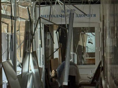 російська атака понівечила київську лікарню — у закладі вибито понад 200 вікон, він призупинив роботу