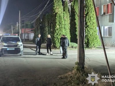 На Ужгородщині 20-річний хлопець вирвав сумку з рук працівниці магазину та втік
