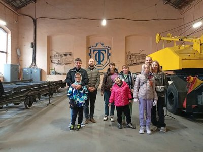 Родини ВПО з Херсонщини в Одесі відвідали Музей електротранспорту