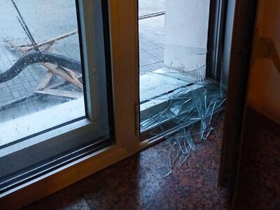 російська атака пошкодила будівлю НКРЕКП у Києві