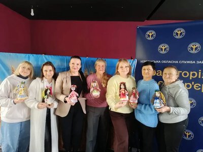 Переселенки з Херсонщини відновлювалися на майстер-класі в Івано-Франківську