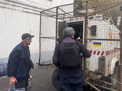 Допомогли виїхати з небезпечних районів: на Донеччині рятувальники евакуювали 17 людей