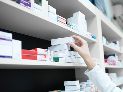 У Рівному росіяни знищили склад медичної продукції: які ліки можуть бути в дефіциті?