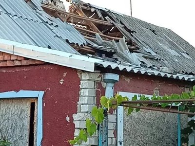Російський дрон поранив жінку та 17-річного хлопця в Нововоронцовці