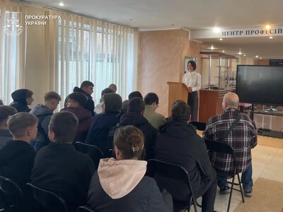 У Нововолинську прокурор провела лекцію для підлітків про відповідальність за злочини