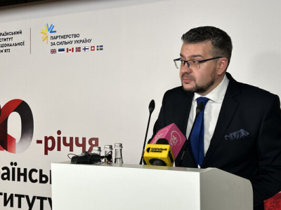 Понад 11 тисяч місць поховань українських діячів за кордоном зафіксували в Інституті нацпам’яті, – Алфьоров