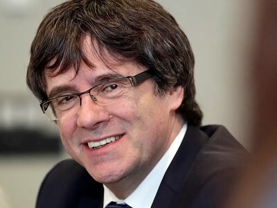 Суд Іспанії дозволив експрезиденту Каталонії Пучдемону повернутися до країни без загрози арешту