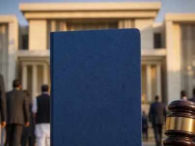 Сенат Пакистану підтримав збереження синіх паспортів для ексдепутатів — Dawn