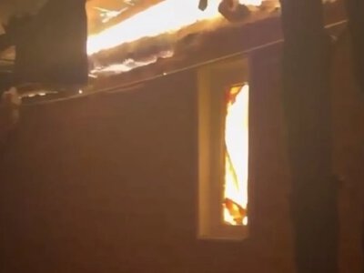російський дрон влучив у багатоквартирний будинок у Сумах