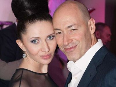 Подарувала трьох дочок: що відомо про дружину Дмитра Гордона, яка молодша за нього на 17 років