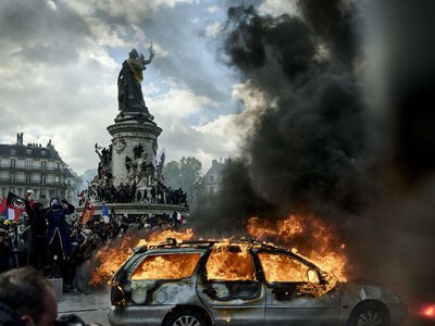 Трамп вимагає змін у переговорах, у Франції вводять комендантську годину, НАТО закликали захистити Україну авіацією
