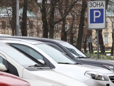 Жителі Сокільників скаржаться на нестачу паркомісць: що відповіли у сільраді