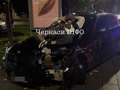 У Черкасах водій розбив свою BMW під час “дрифту”