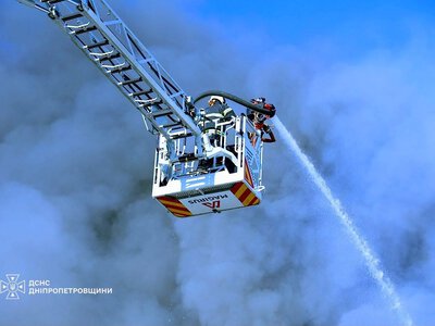 Пожежу на складах поблизу Дніпра ліквідували: двоє загиблих, четверо поранених