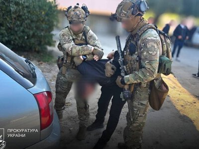 На Хмельниччині викрили групу лікарів, які оформляли фіктивну інвалідність за $12 тис.