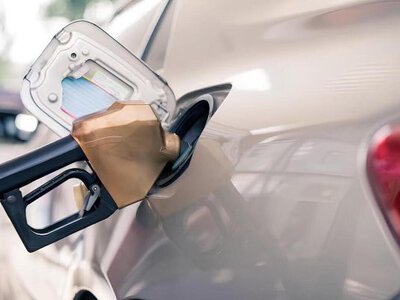 Миколаївські АЗС не встигають змінювати ціни: паливо знову подорожчало