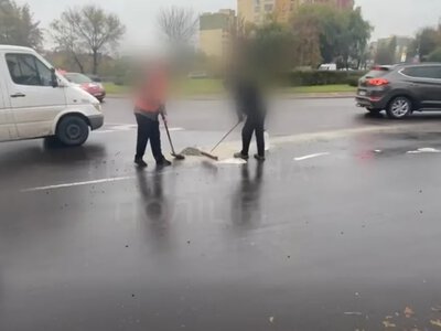 У Луцьку водій бетономішалки забруднив дорогу: патрульні склали протокол
