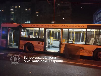Ворог атакував Епіцентр у Первомайську та автобус у Запоріжжі, є поранені