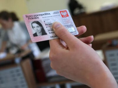 У Польщі з 1 грудня змінять правила видачі важливого документа: як його можна буде отримати