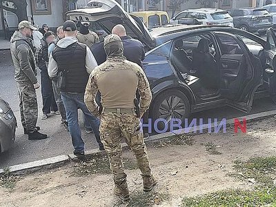 Понад ₴13 млн готівкою та техніку НАБУ вилучили під час обшуків у Миколаєві