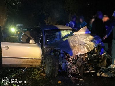 На Рахівщині внаслідок ДТП рятувальники деблокували постраждалих