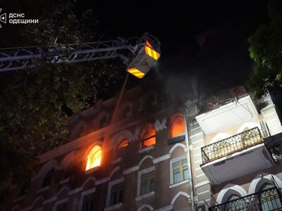 У багатоповерхівці в Одесі вибухнув невідомий предмет, є поранені