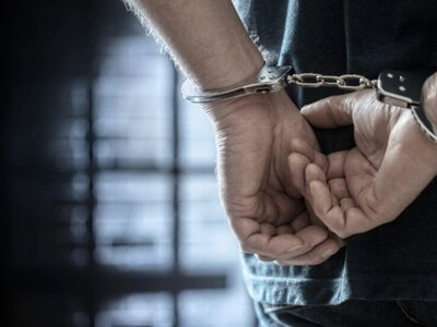 Вийняв ніж та вдарив ним незнайомця в живіт: на Шосткинщині до 5 років позбавлення волі засуджено чоловіка