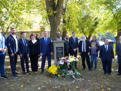 В Ужгороді відкрили пам’ятник прем’єр-міністру Угорщини та одному з лідерів революції 1956 року