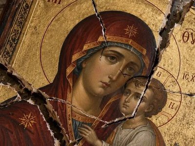 Впала ікона - чекати біди? Священник пояснив, чого не варто боятися