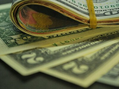 Огляд валютного ринку: найдешевший долар знайшли в Черкасах, найдорожчий - у Полтаві