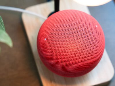 Google Home Speaker непомітно завантажує сотні гігабайтів даних