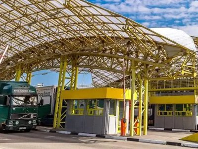 Через тривоги на Волині пункти пропуску зупиняли 61 раз за 10 днів, у Дорогуську очікують майже тисяча вантажівок