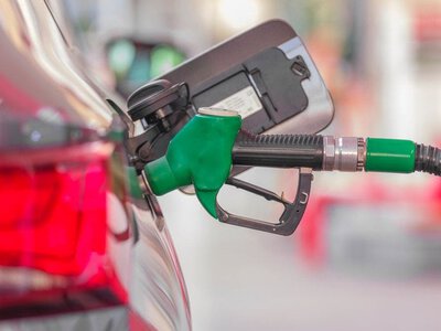 Автомобіль може проїхати на 50% більше без дозаправки: як зменшити витрати бензину і дизеля
