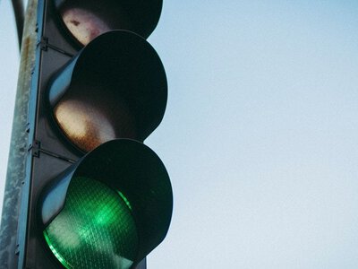 На світлофорах може з'явитися четвертий колір: він скоротить затори на 90%