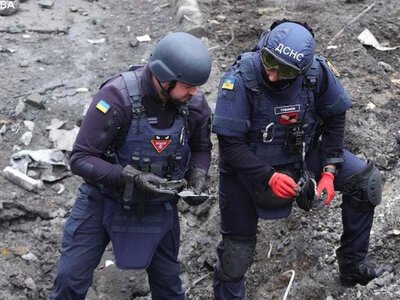 Російська ракета пошкодила приватний сектор на лівому березі Києва