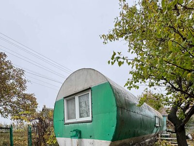 Під Білою Церквою продають дачу-бочку за $4 тисячі — жити пропонують у «трубі»