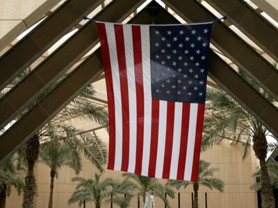 Мужньо відступають. США скорочують військову і дипломатичну присутність на Близькому Сході